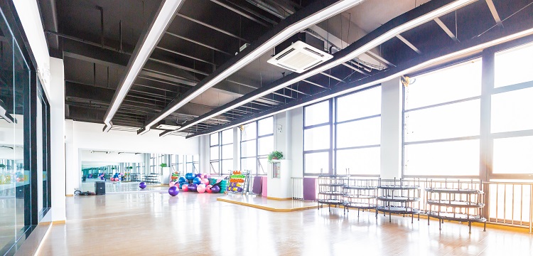 工廠監控壞了，導致線路中零線帶電，交流充電樁不能使用，請問如何判斷??電車的家用充電樁和隨車充電氣結構工作原理是一樣的么 